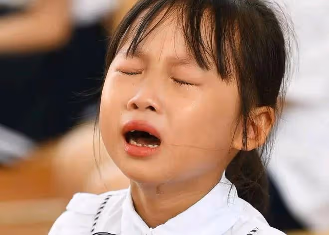 31歲大齡剩女跪地痛哭,為何至今我的人生,都沒有自己的選擇權?