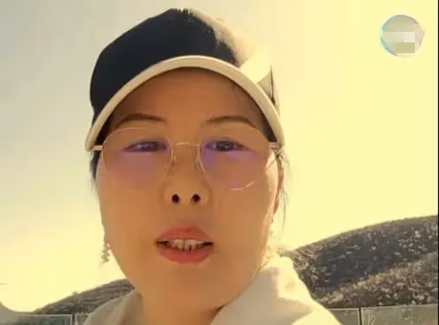 汪小菲求婚成功後首露面，帶未婚妻出門溜達，面容憔悴眼底發紅