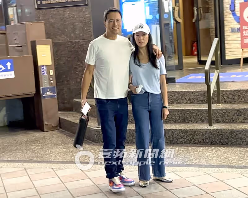 狗仔直擊｜《繁花》林熙蕾結婚13周年繡球花搞定　被老公甜擁懷中街頭放閃