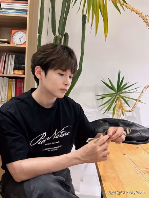 Super Junior厲旭官宣結婚！要給每位成員100萬韓元違約金