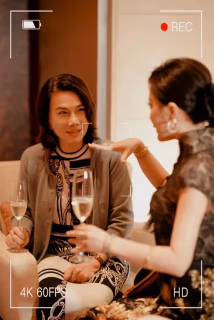 何超瓊董明珠合體,何超瓊眾星捧月,董明珠被忽略,還主動示好!