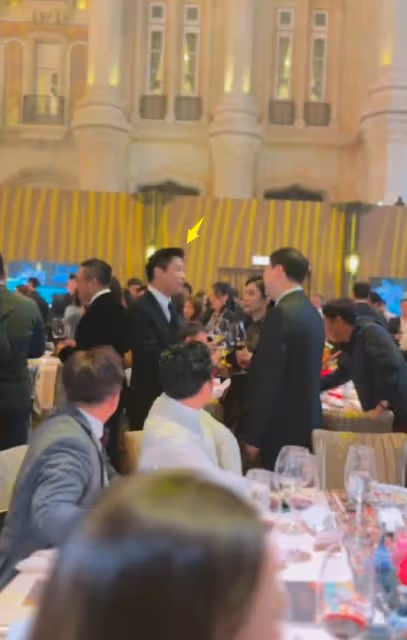 豪門不好當!霍啟剛弟弟慈善晚宴當陪客,給富婆倒酒陪笑太謙卑!