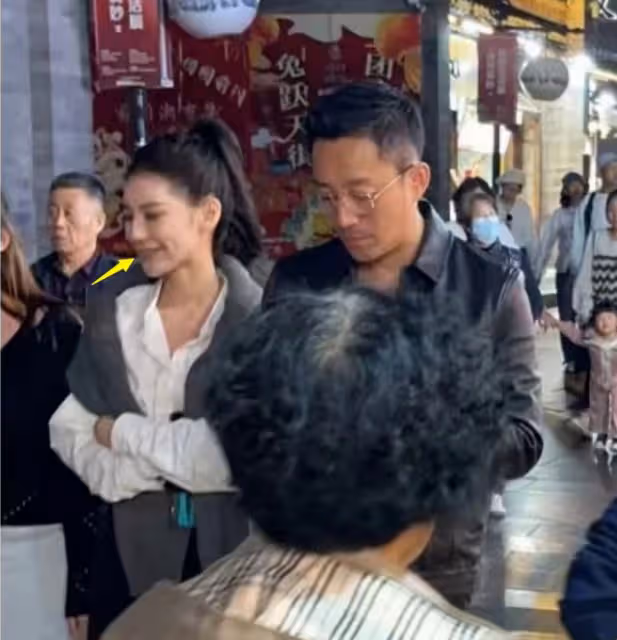 汪小菲帶老婆巡店,馬小梅背15萬愛馬仕派頭足,去年10月就戀愛了