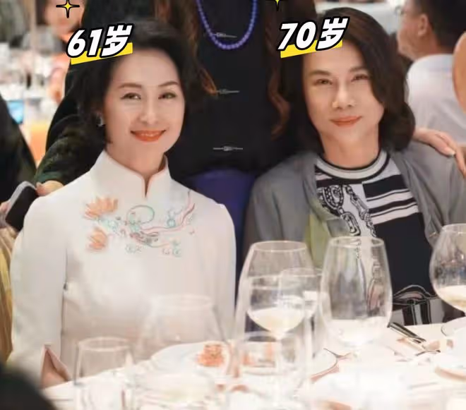太難得!何超瓊董明珠同框合影,相差9歲風采各不同,眼神很相似