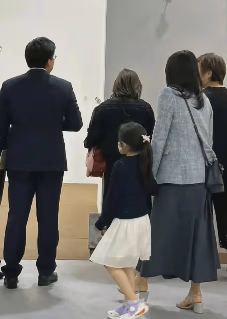 巴塞爾藝術展名流雲集:郭晶晶母女打扮精緻,林青霞鄧文迪衣品好