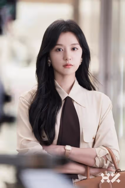 金智媛曾被質疑沒有魅力爆紅,憑《淚之女王》受肯定