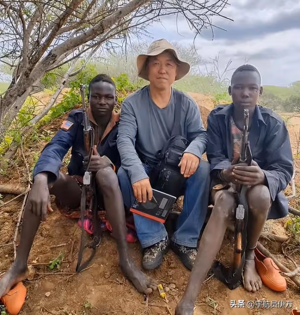 遼寧大爺遭前妻拋棄,去非洲撈金意外娶三個嬌妻,如今成人生贏家