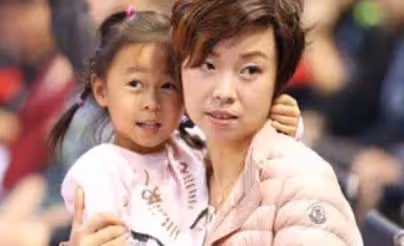 張怡寧生完孩子身材走樣被嘲,如今倆孩子很幸福,媽媽都不容易