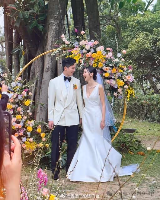 TVB港姐出席麥明詩盛勁為婚禮!網民紛紛講恭喜有喜