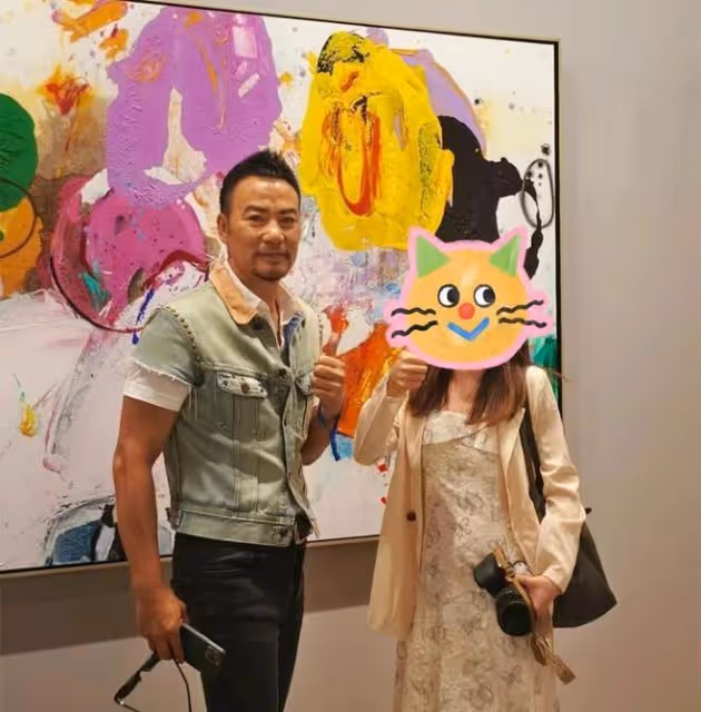 69歲任達華出席慈善晚宴,依次給大佬敬酒,演員地位一目了然!