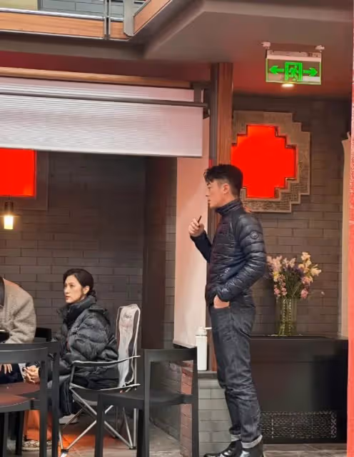 霍建華自律保持身材,拍戲現場看別人吃飯引矚目