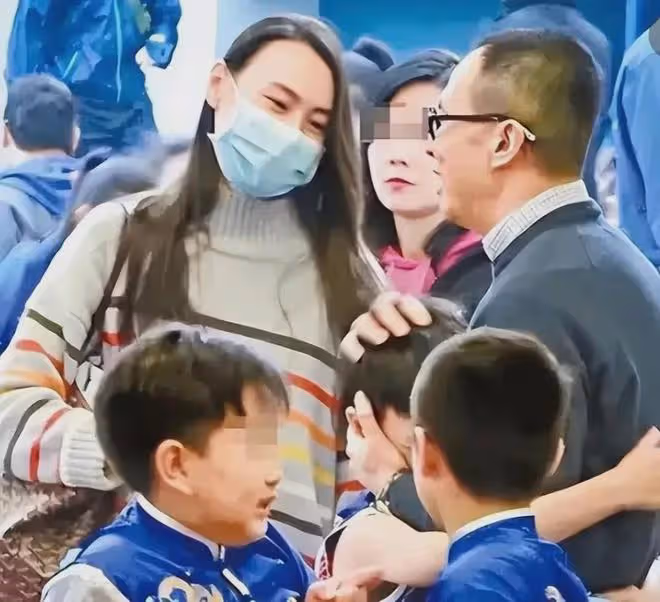 18歲李長禧：李嘉誠的長子嫡孫，比梁洛施兒子更會「投胎」