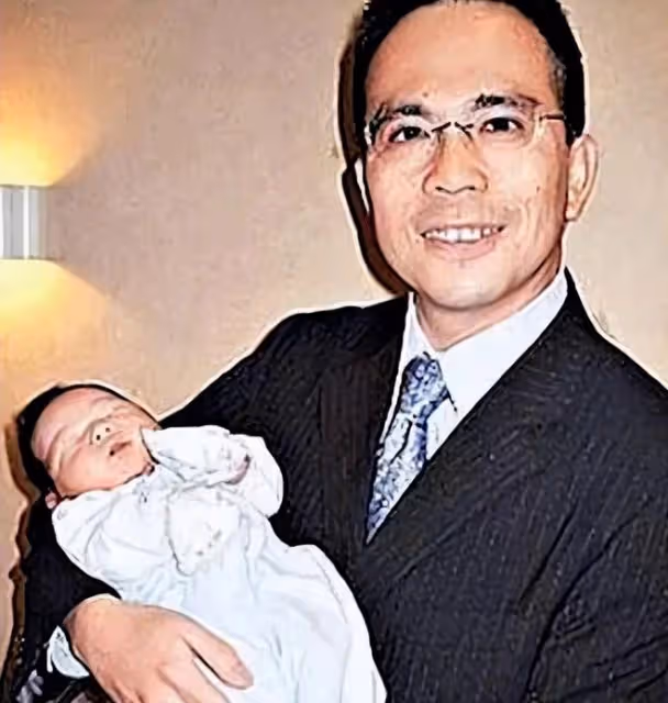 18歲李長禧：李嘉誠的長子嫡孫，比梁洛施兒子更會「投胎」
