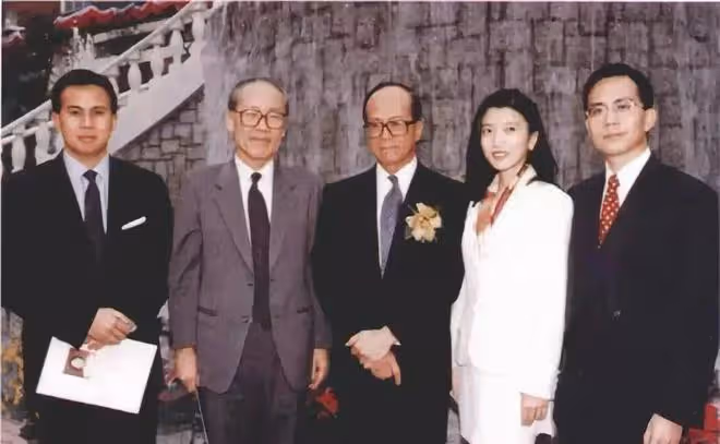 18歲李長禧：李嘉誠的長子嫡孫，比梁洛施兒子更會「投胎」