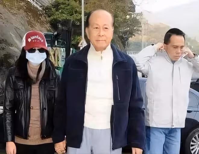 18歲李長禧:李嘉誠的長子嫡孫,比梁洛施兒子更會「投胎」