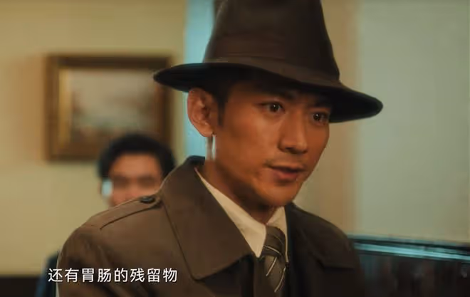《追風者》直到漢斯和魏若來合作,沈圖南才發現,自己已眾叛親離
