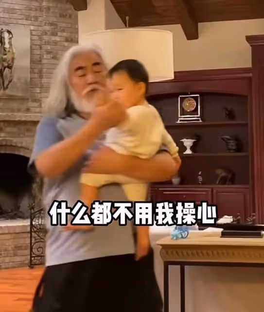 張紀中嬌妻回應懷四胎，72歲張導化身奶爸，拍胸脯保證會親自帶娃