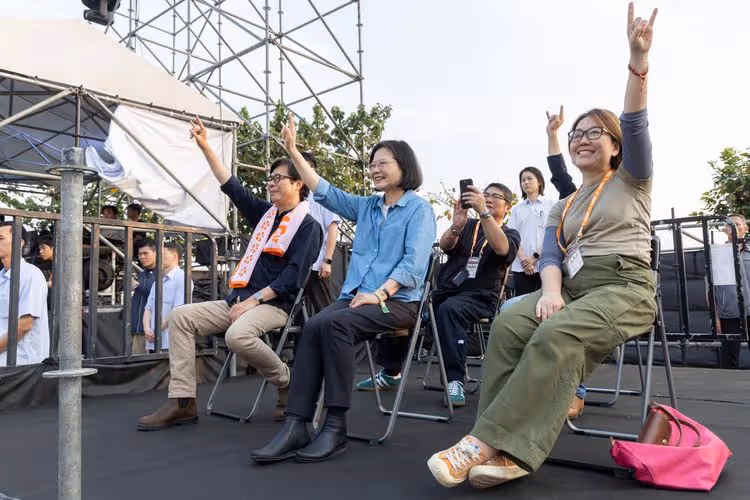 蔡英文遭苗可麗連珠砲罵不停真相曝光　總統忍不住發聲了