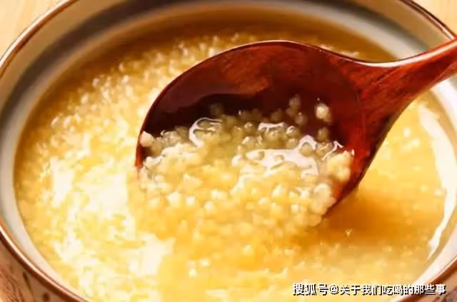 煮小米粥很多人第一步就做錯了,教你正確煮法,米油厚實粒粒開花