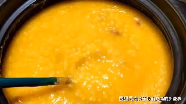 煮小米粥很多人第一步就做錯了,教你正確煮法,米油厚實粒粒開花