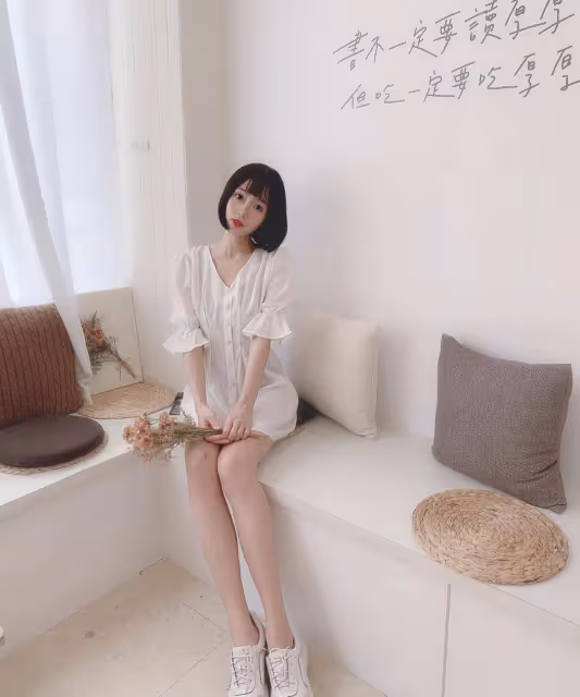 這樣的中短髮髮型十分減齡又氣質,難怪很多老師都喜歡