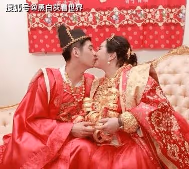 賭王千金何超盈瘦身100斤,顏值年輕10歲,與之前判若兩人