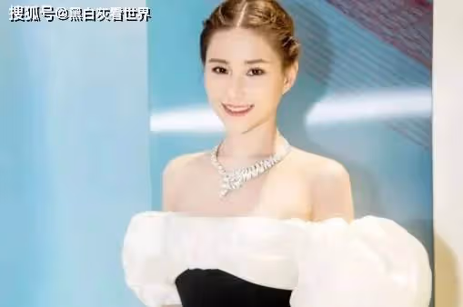 賭王千金何超盈瘦身100斤,顏值年輕10歲,與之前判若兩人