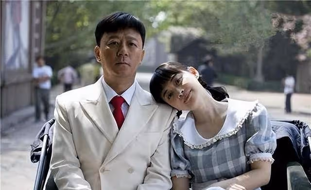 49歲演高中生,肥膘、油膩滿臉褶子遮不住,是誰的審美出問題了?