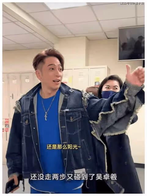 曾志偉親自歡迎女富豪,70歲元老周到款待,TVB門口細心備禮!