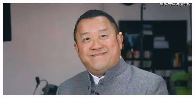 曾志偉親自歡迎女富豪,70歲元老周到款待,TVB門口細心備禮!