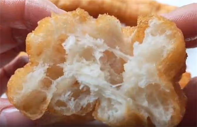 不揉面，不加明礬，不加泡打粉，只用酵母，教你在家做香酥大油條