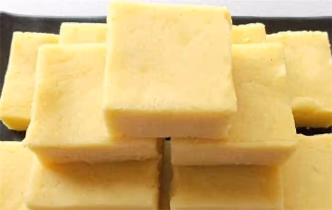 不用模具,家庭自製綠豆糕,做法簡單,夏季孩子解暑必備小零食