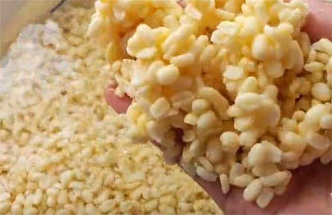 不用模具,家庭自製綠豆糕,做法簡單,夏季孩子解暑必備小零食