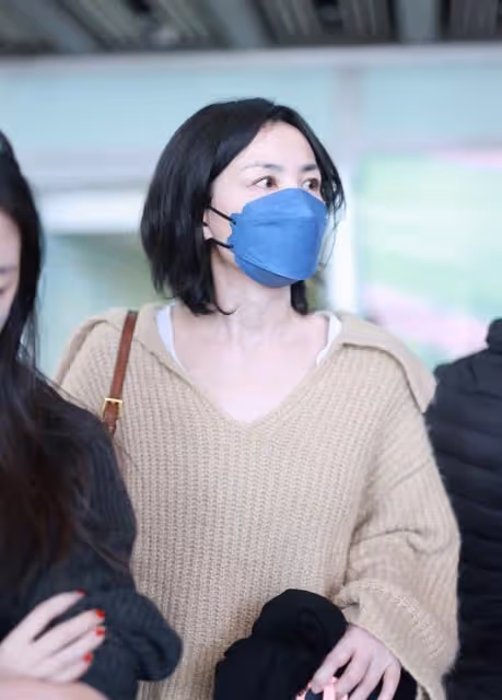 女大十八變!18歲李嫣新照變美變高,長得像李亞鵬,氣質像王菲!