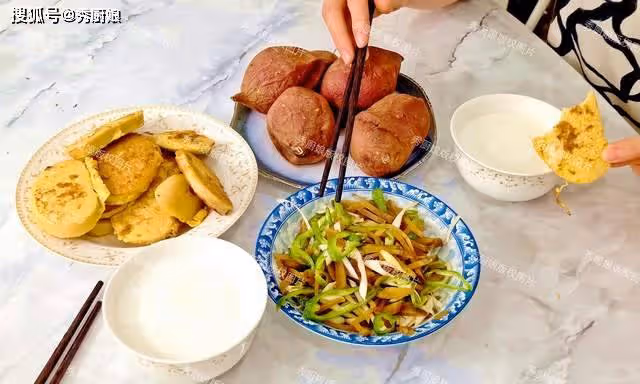 河南媳婦曬婆婆做的早餐,朋友圈火了,網友:真接地氣,給肉不換