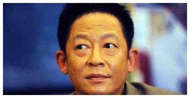 王志文近照曝光,身旁8名助理待命,8歲兒子出演電影