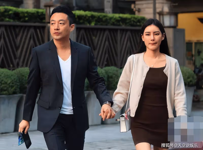 汪小菲帶未婚妻出門溜達,疑已懷孕!保姆:馬筱梅生幾個我帶幾個