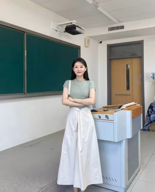 美術老師穿搭,被同事夸太知性啦