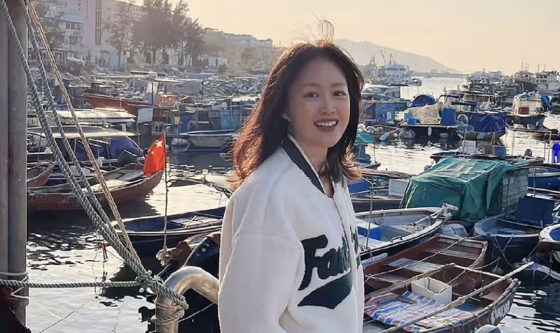 香港女星宣布復出拍劇,身材發胖明顯,網友調侃:古裝皇后變大媽