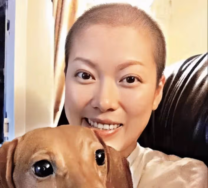 TVB女星選美舊照出土，患乳腺癌頭髮掉光，害怕病情復發決定丁克