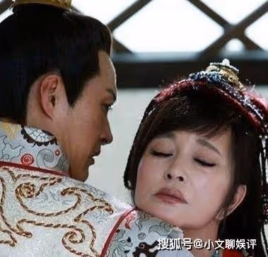 73歲劉曉慶扎麻花辮拍照，自稱仍是少年，網友：奶奶麻煩你清醒點