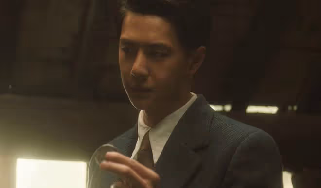 《追風者》直到假幣案「告破」,魏若來才發現,沈圖南可恥又可悲