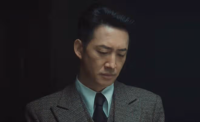 《追風者》直到假幣案「告破」,魏若來才發現,沈圖南可恥又可悲