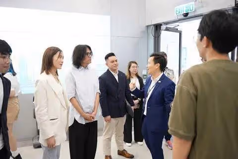 TVB人氣花旦擔任活動嘉賓合照被P走,網友生氣大罵:很不尊重