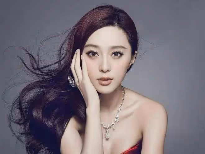 真瘋！范丞丞粉絲手撕范冰冰？疑似姐弟鬧翻，另類扶弟魔出報應了