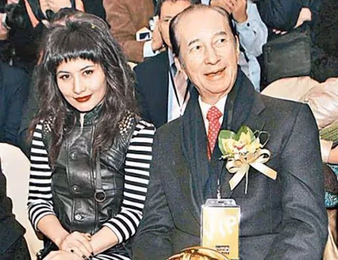 賭王女兒顏值大比拼：二三房出大美人，四房女兒少了幾分貴氣