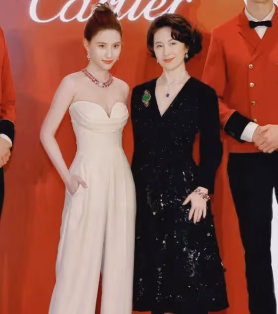 賭王女兒顏值大比拼：二三房出大美人，四房女兒少了幾分貴氣
