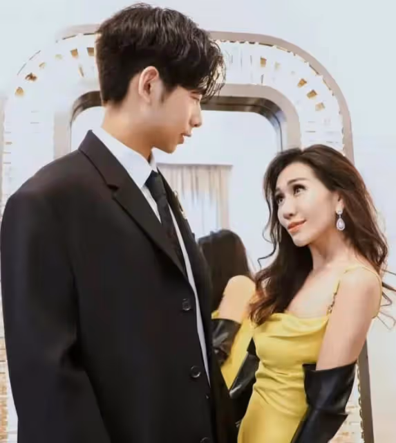 賭王女兒顏值大比拼：二三房出大美人，四房女兒少了幾分貴氣