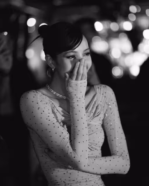 韓國知名女星Lisa，公開她生日聚會場景，稱我仍然無法忘記這一天