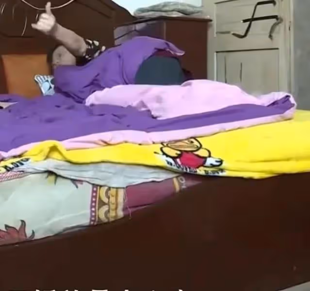 女子懷孕8月，丈夫釣魚不回家，丈夫朋友：離婚吧，我擺10桌慶祝